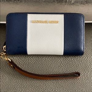 Sold-Michael Kors Zip Around Wristlet